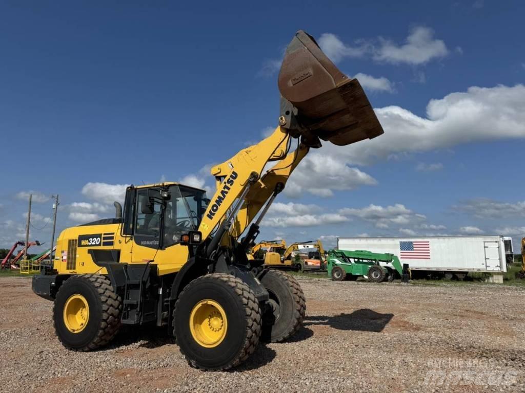Komatsu WA 320 Naudoti ratiniai krautuvai