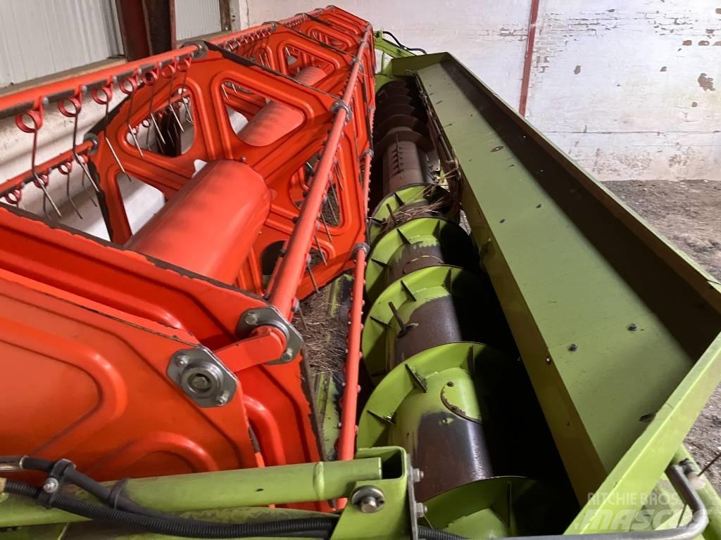 CLAAS LEXION 650 Derliaus nuėmimo kombainai