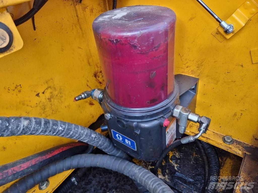 JCB JS 330 NC Vikšriniai ekskavatoriai