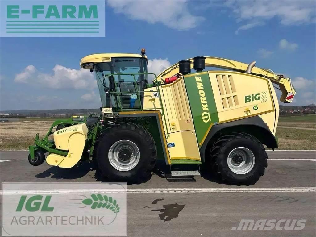 Krone big x 700 i Pašarų ruošimo technika