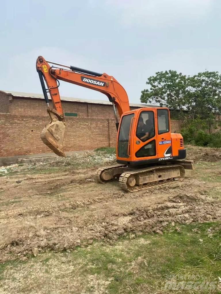 Doosan DX 80 Vidutinės galios ekskavatoriai 7-12 t