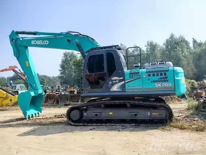 Kobelco SK200-8 Vikšriniai ekskavatoriai