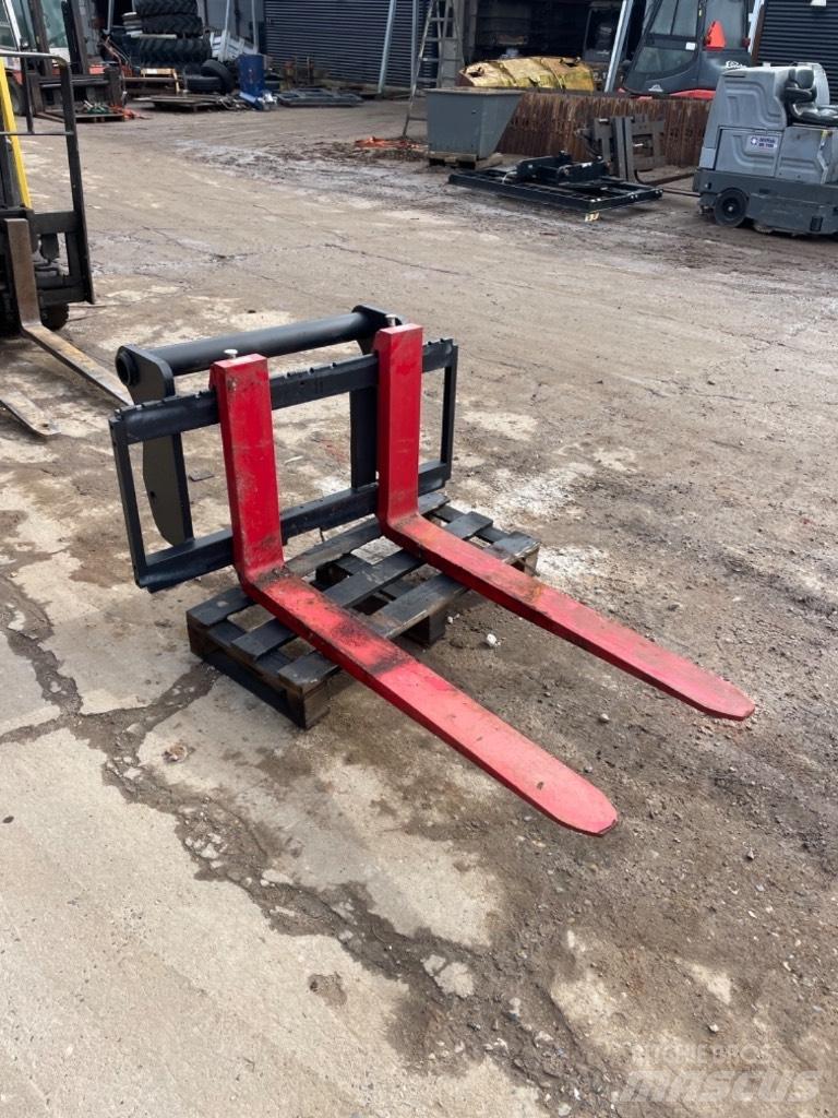 Manitou 5000kg Kiti naudoti statybos komponentai