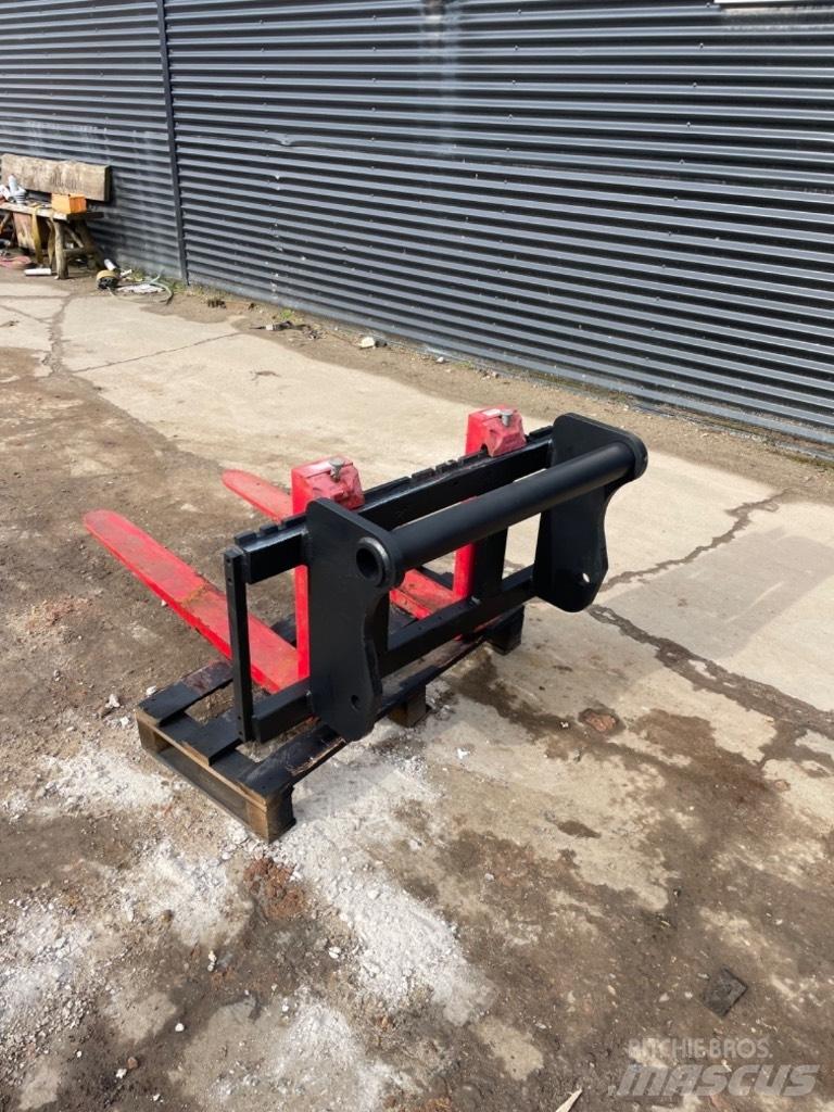 Manitou 5000kg Kiti naudoti statybos komponentai