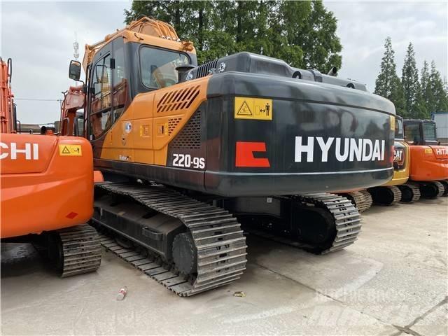 Hyundai Robex 220 LC Vikšriniai ekskavatoriai