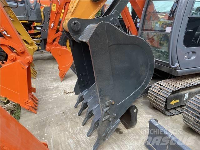 Hyundai Robex 220 LC Vikšriniai ekskavatoriai
