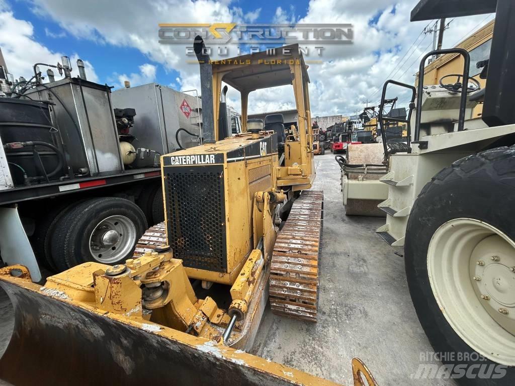 CAT D 3 C III Vikšriniai buldozeriai