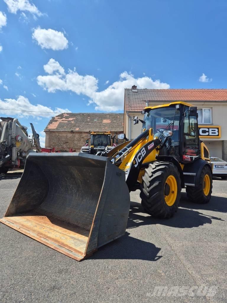 JCB 409 Agri Teleskopiniai krautuvai žemės ūkiui