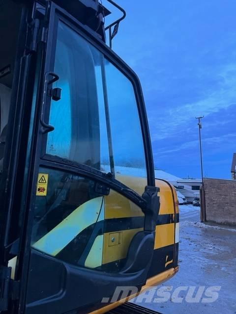 JCB JS 130 Vikšriniai ekskavatoriai