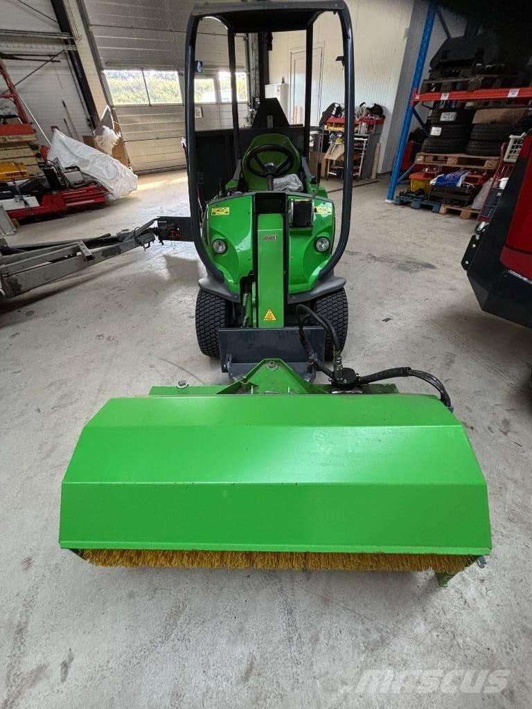 Avant 220 Mini krautuvai