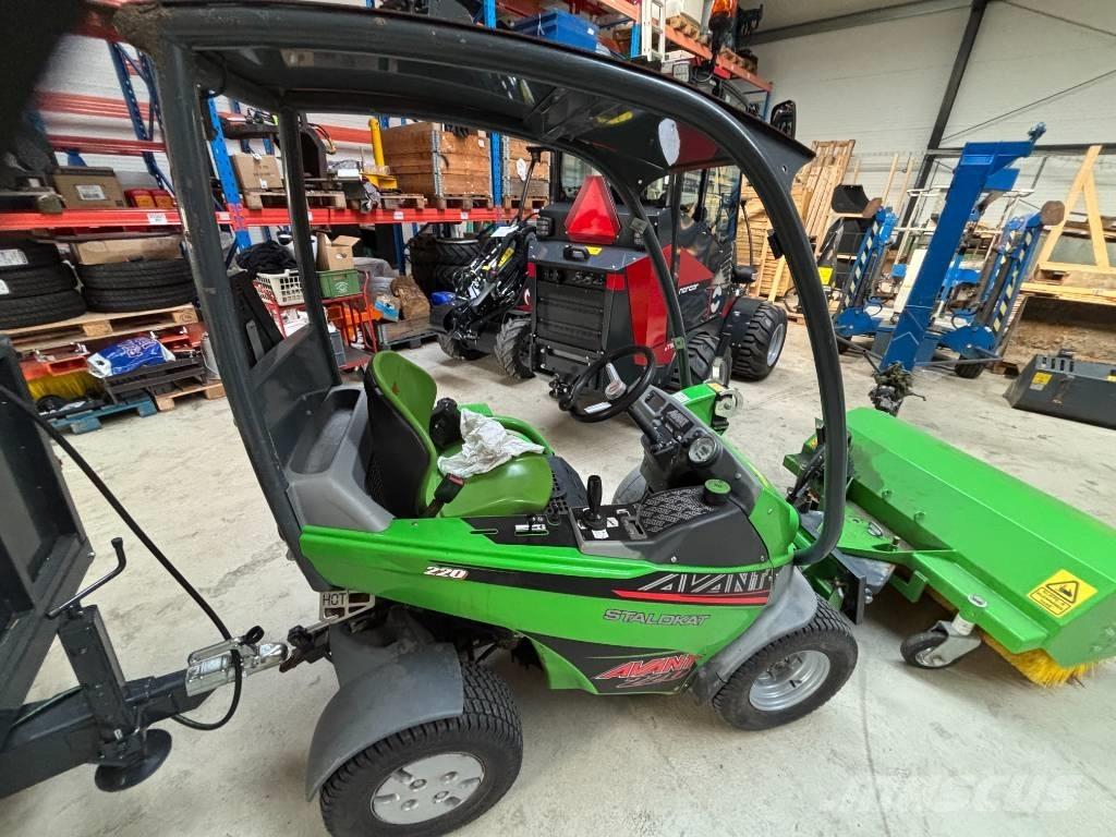 Avant 220 Mini krautuvai