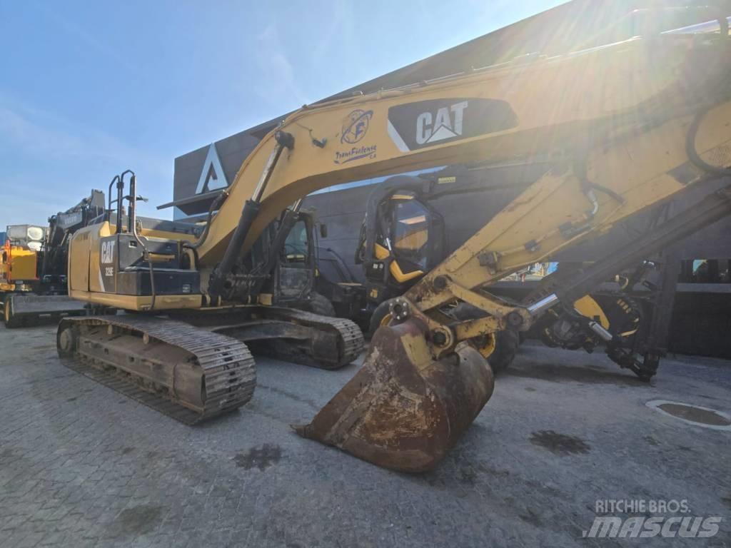 CAT 329 E LN Vikšriniai ekskavatoriai