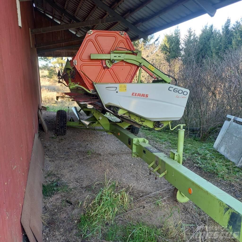 CLAAS Tucano 440 Derliaus nuėmimo kombainai