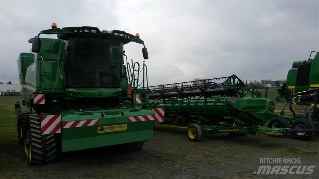 John Deere S685 Derliaus nuėmimo kombainai