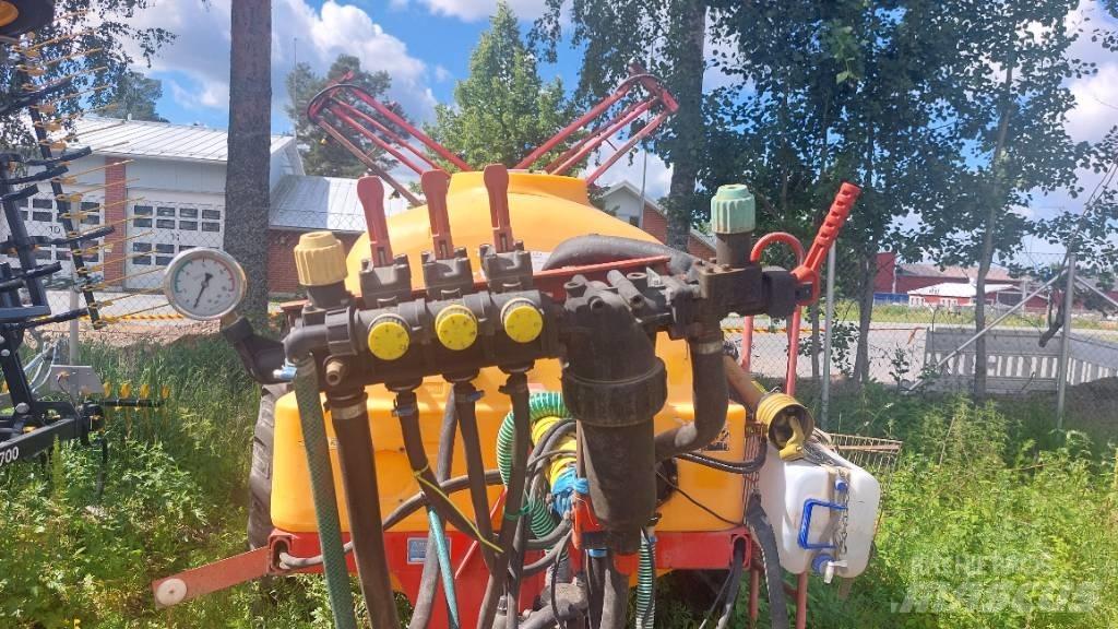 Junkkari 2300/12 Prikabinami purkštuvai