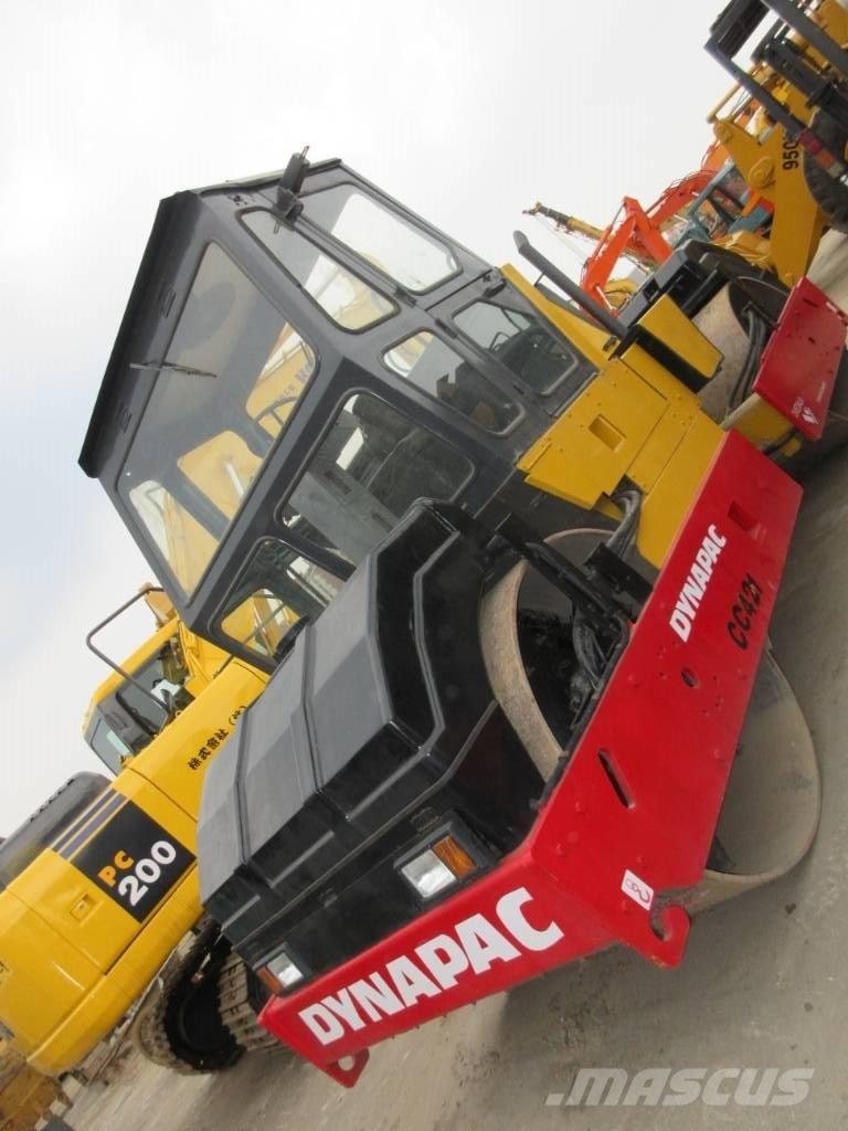 Dynapac CC 421 Porinių būgnų volai