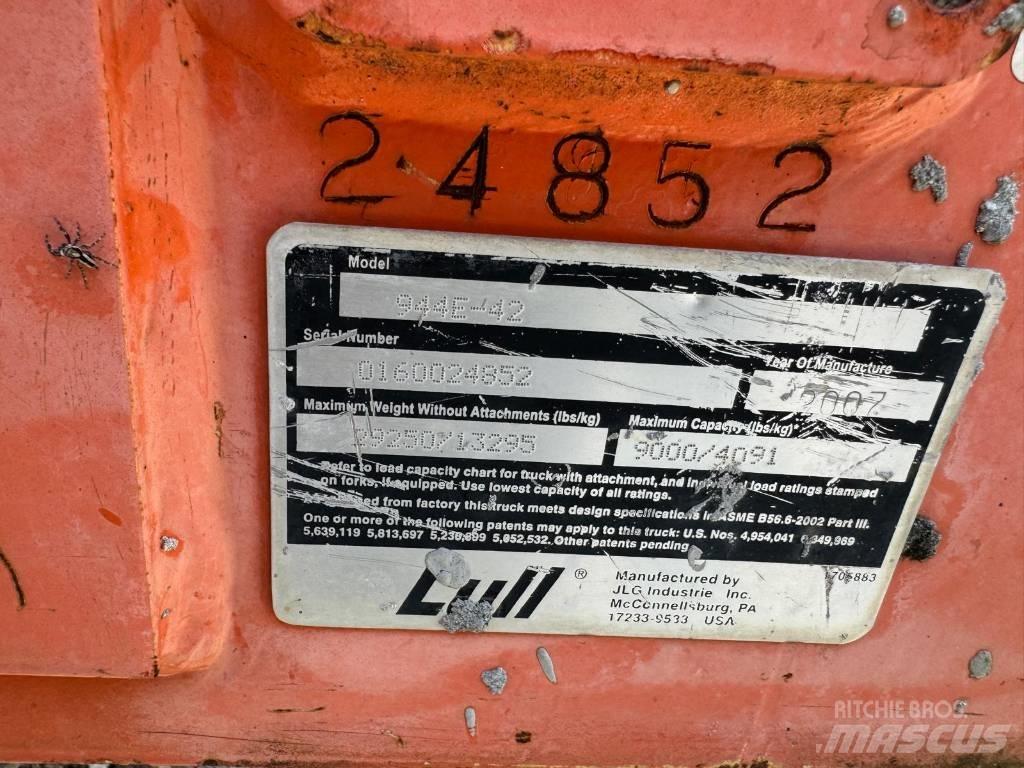 JLG 944 E-42 Teleskopiniai krautuvai