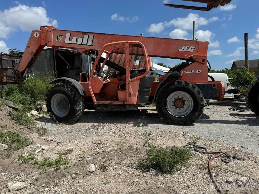 JLG 944 E-42 Teleskopiniai krautuvai