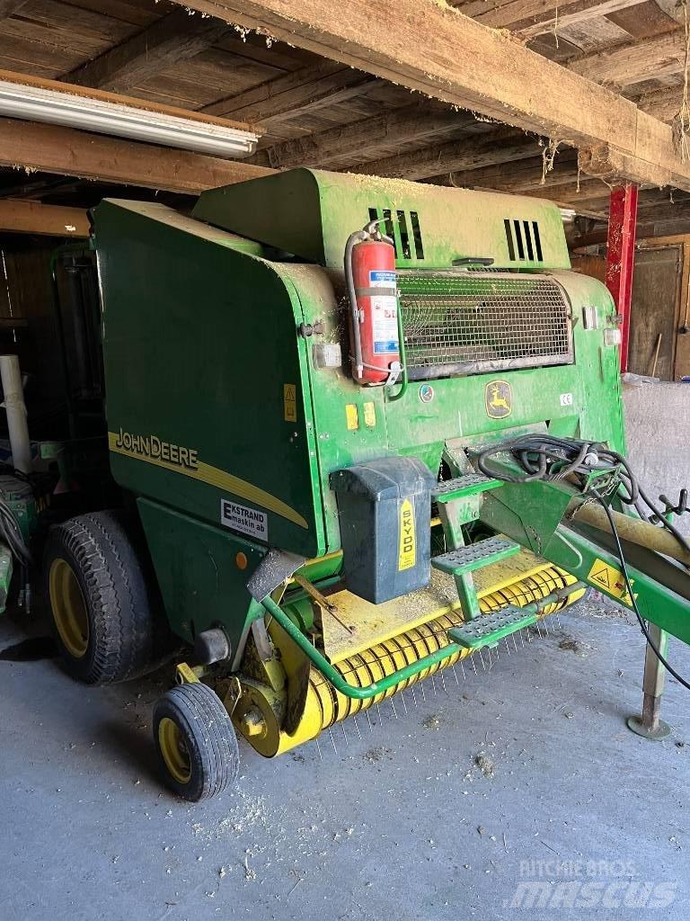 John Deere 578 Ritinių presai