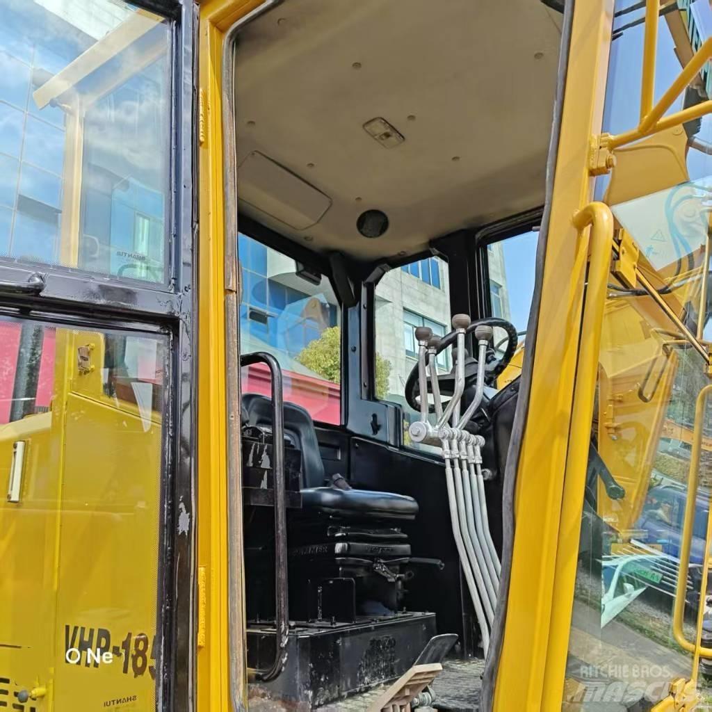 CAT 140 Greideriai