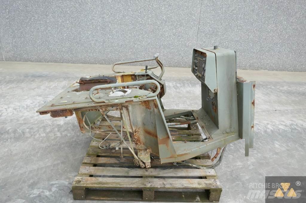 CAT 6T-3309 Kabinos ir salonai