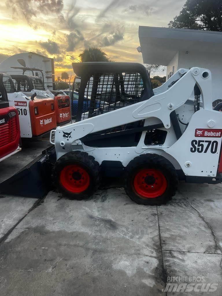 Bobcat S570 Krautuvai su šoniniu pasukimu