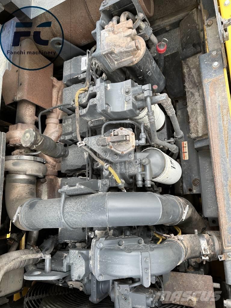 Komatsu 450 Vikšriniai ekskavatoriai