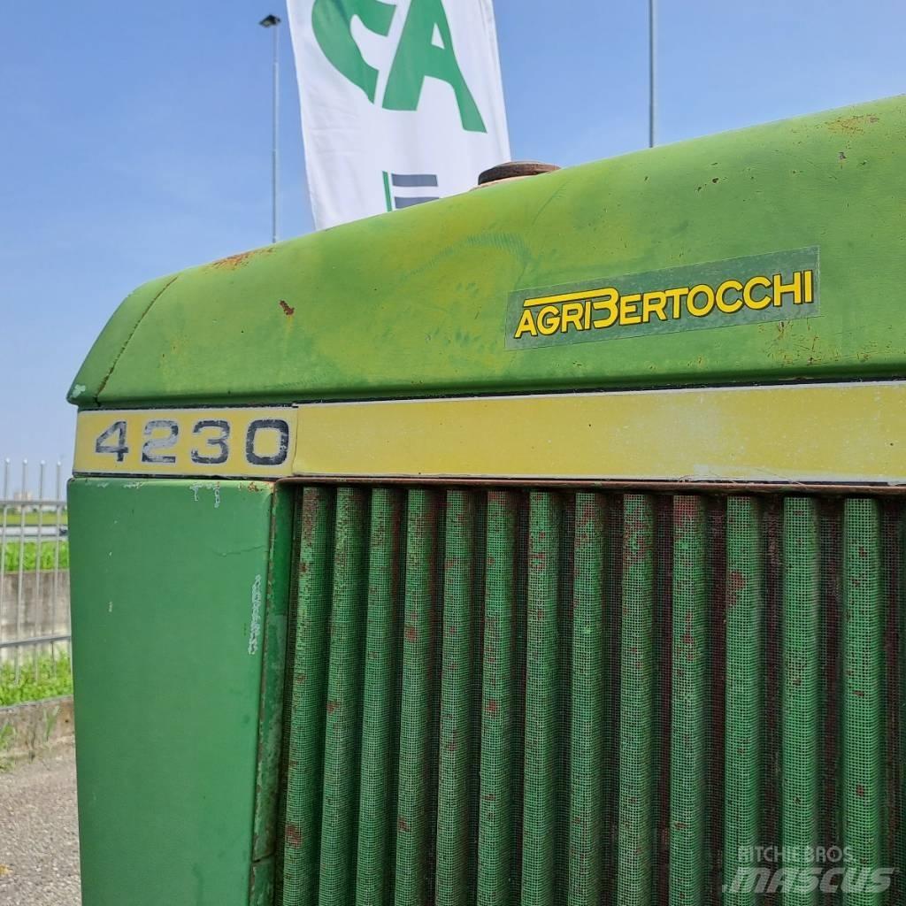 John Deere 4230 Traktoriai