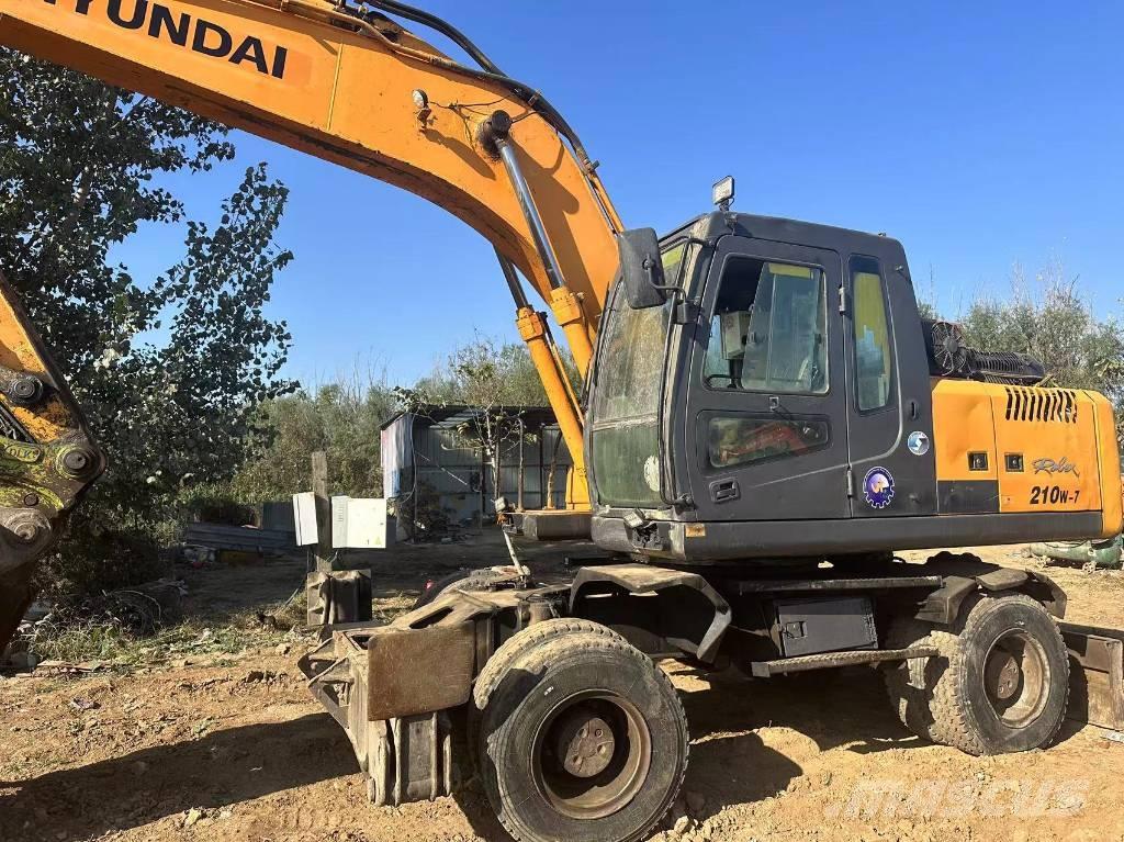 Hyundai R210W-9 Vikšriniai ekskavatoriai