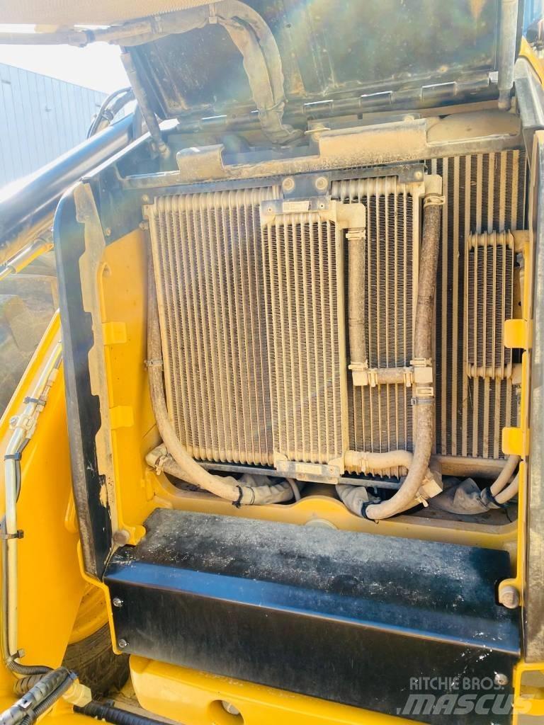 CAT 444  4x4 Ekskavatoriniai krautuvai