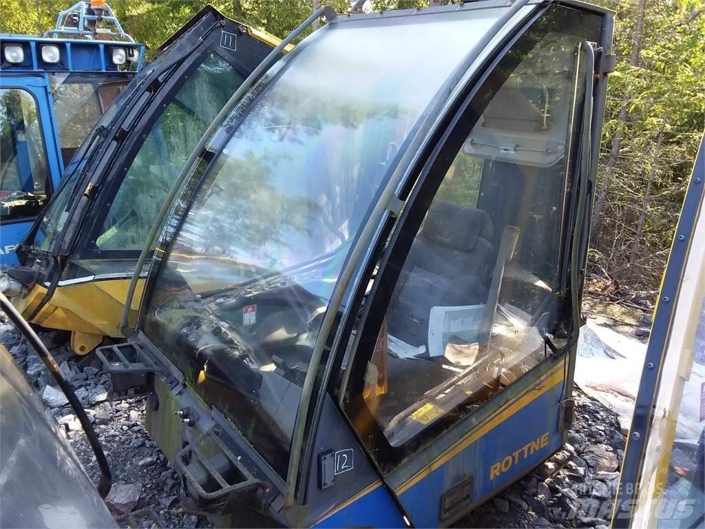 Rottne H20 Kabinos ir salonai