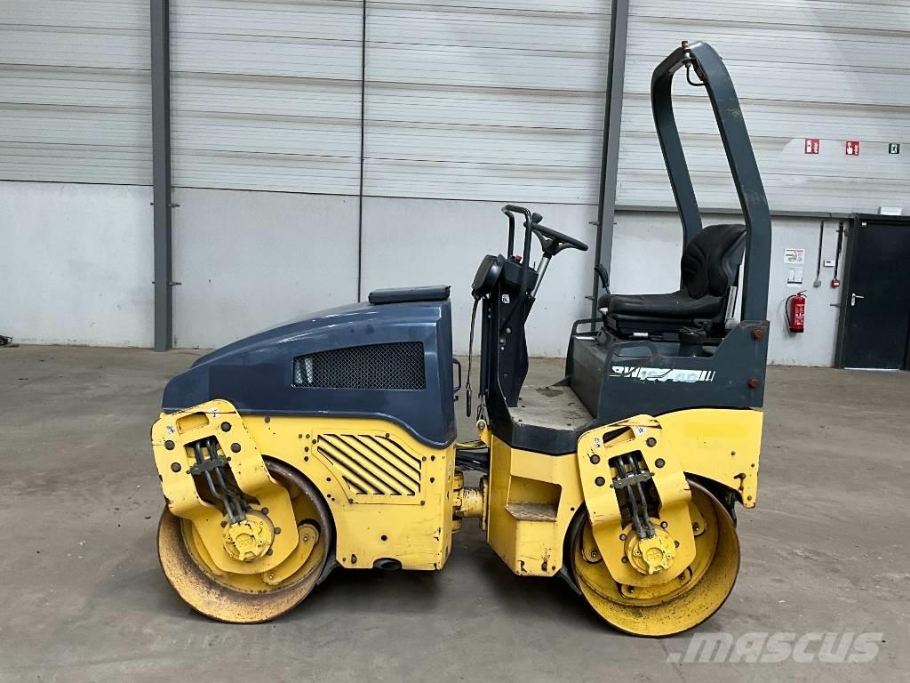 Bomag BW 100 AD-4 Porinių būgnų volai