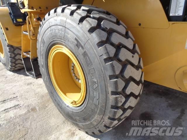 CAT 926M Naudoti ratiniai krautuvai
