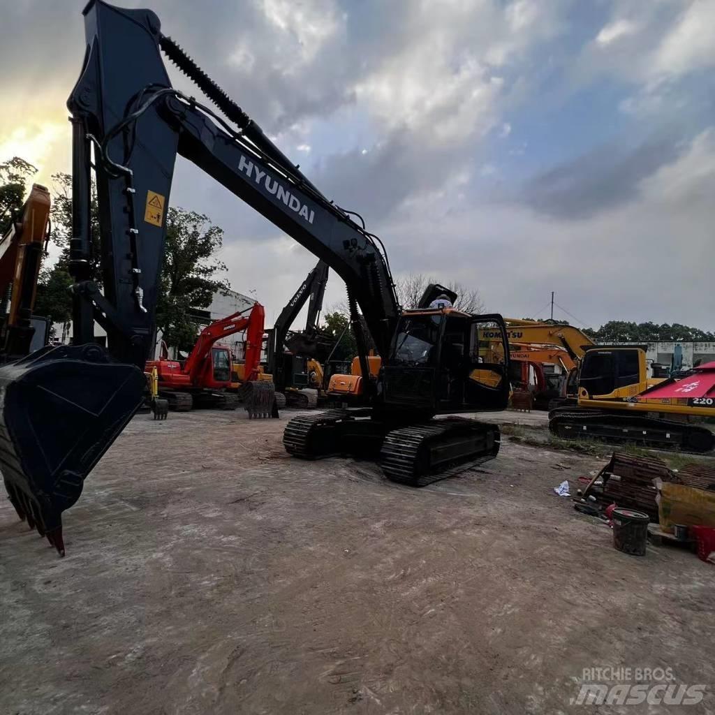 Hyundai R220-9S Vikšriniai ekskavatoriai