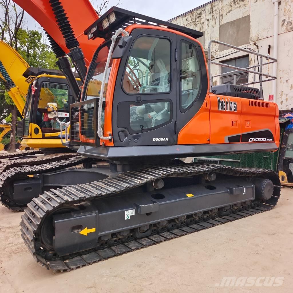 Doosan DX 300 Vikšriniai ekskavatoriai
