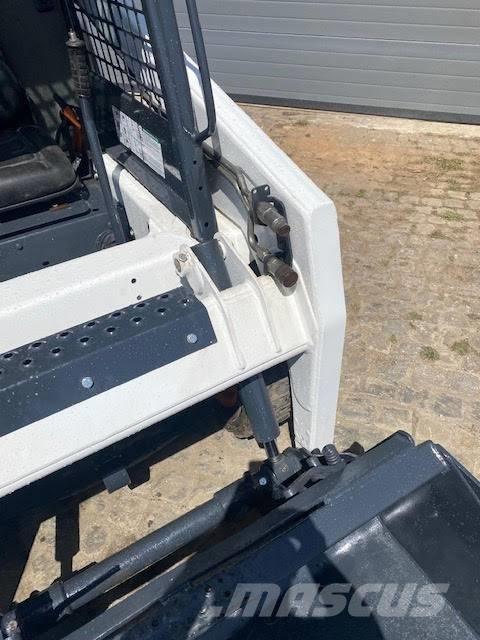 Bobcat S 100 Krautuvai su šoniniu pasukimu