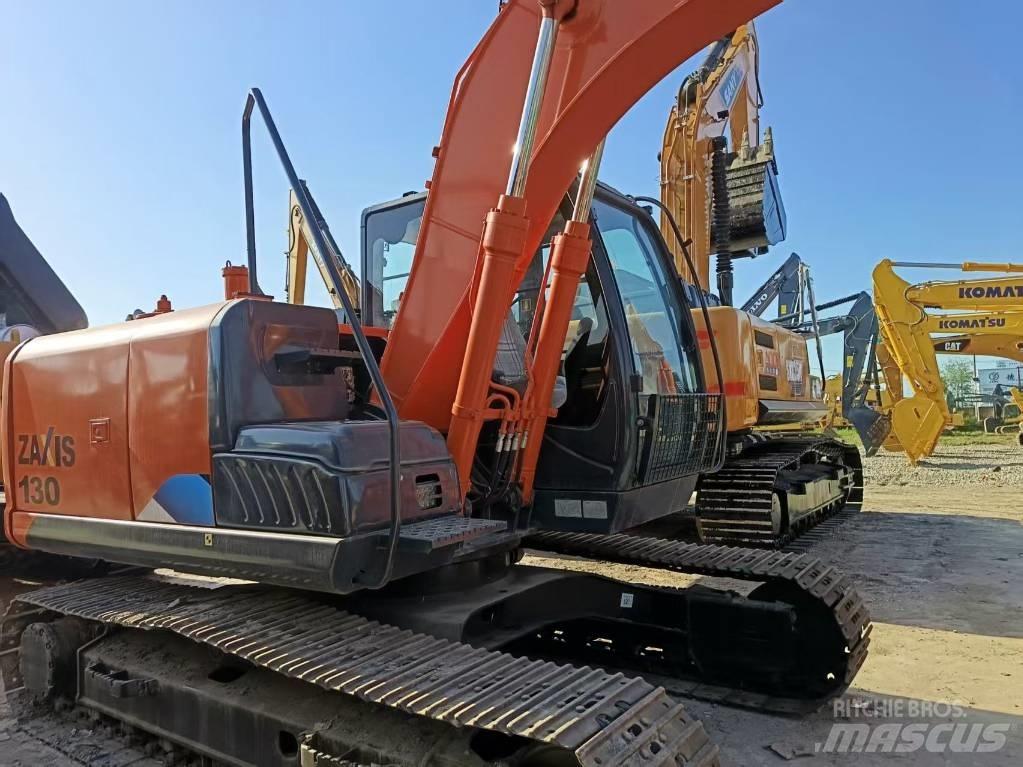 Hitachi ZX130-5A Vikšriniai ekskavatoriai