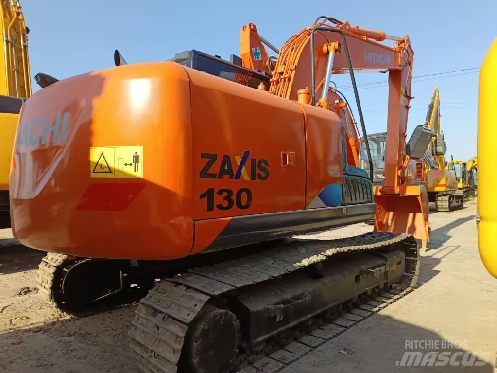 Hitachi ZX130-5A Vikšriniai ekskavatoriai