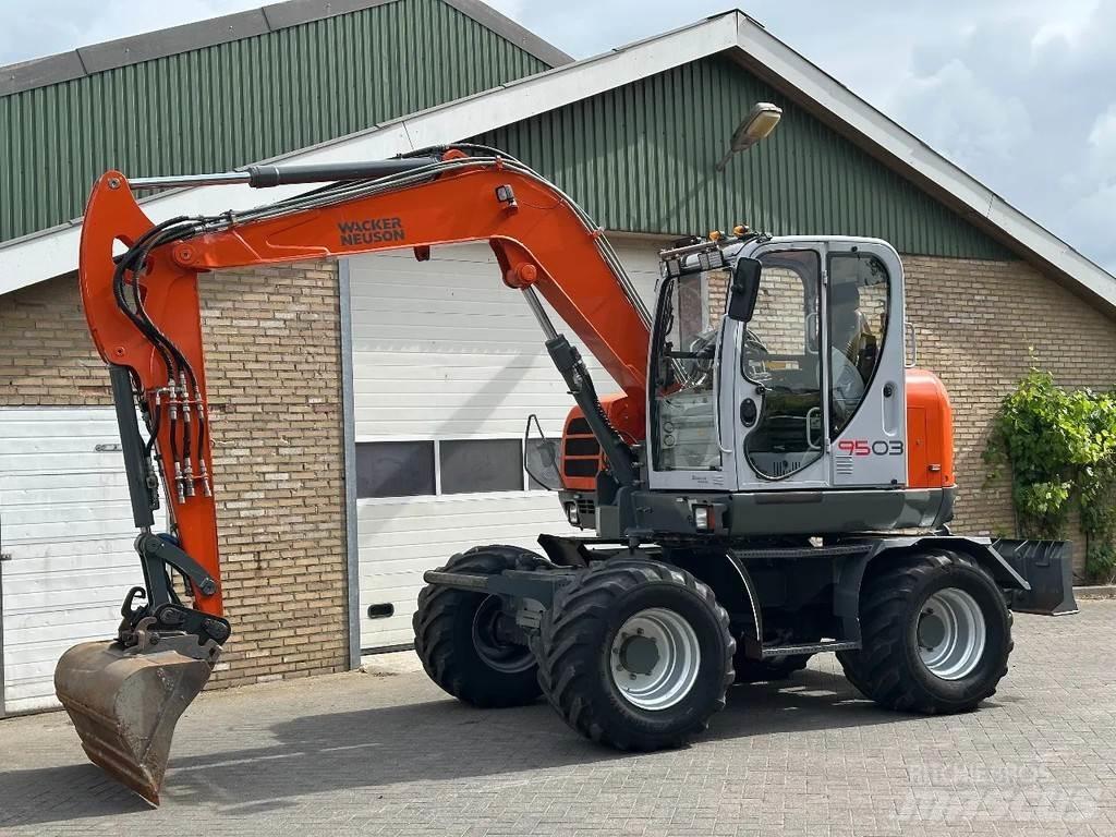 Neuson 9503 Vidutinės galios ekskavatoriai 7-12 t