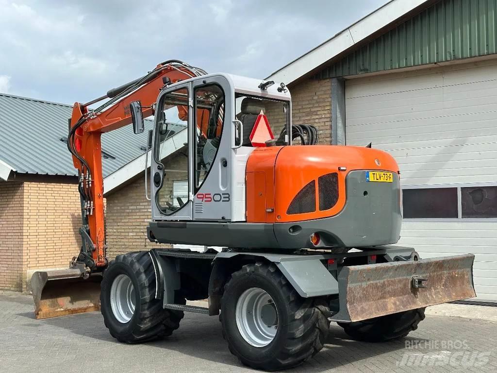 Neuson 9503 Vidutinės galios ekskavatoriai 7-12 t