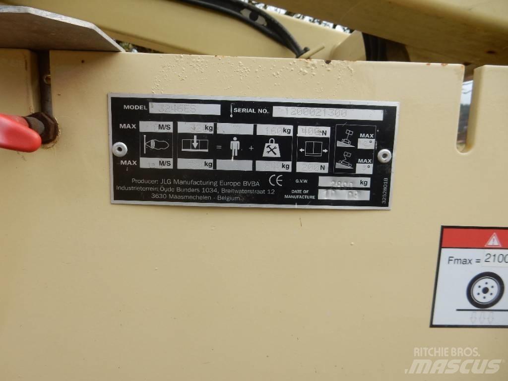 JLG 3246 ES Žirkliniai keltuvai
