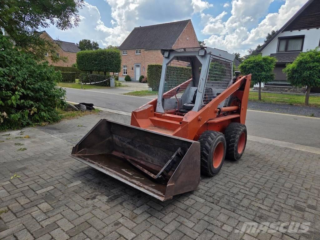 Thomas T170 Krautuvai su šoniniu pasukimu
