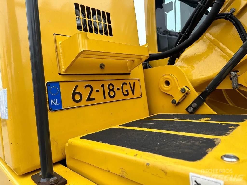 Komatsu PW160-8 Ratiniai ekskavatoriai