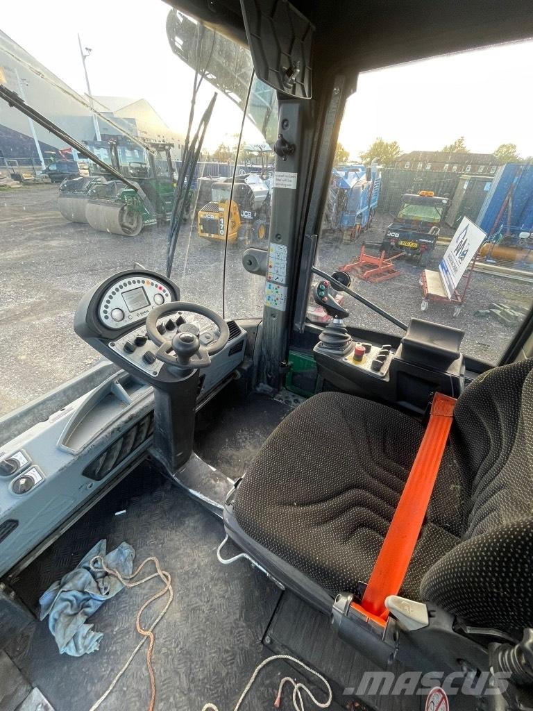 Bomag BW 154 AD-5 Porinių būgnų volai