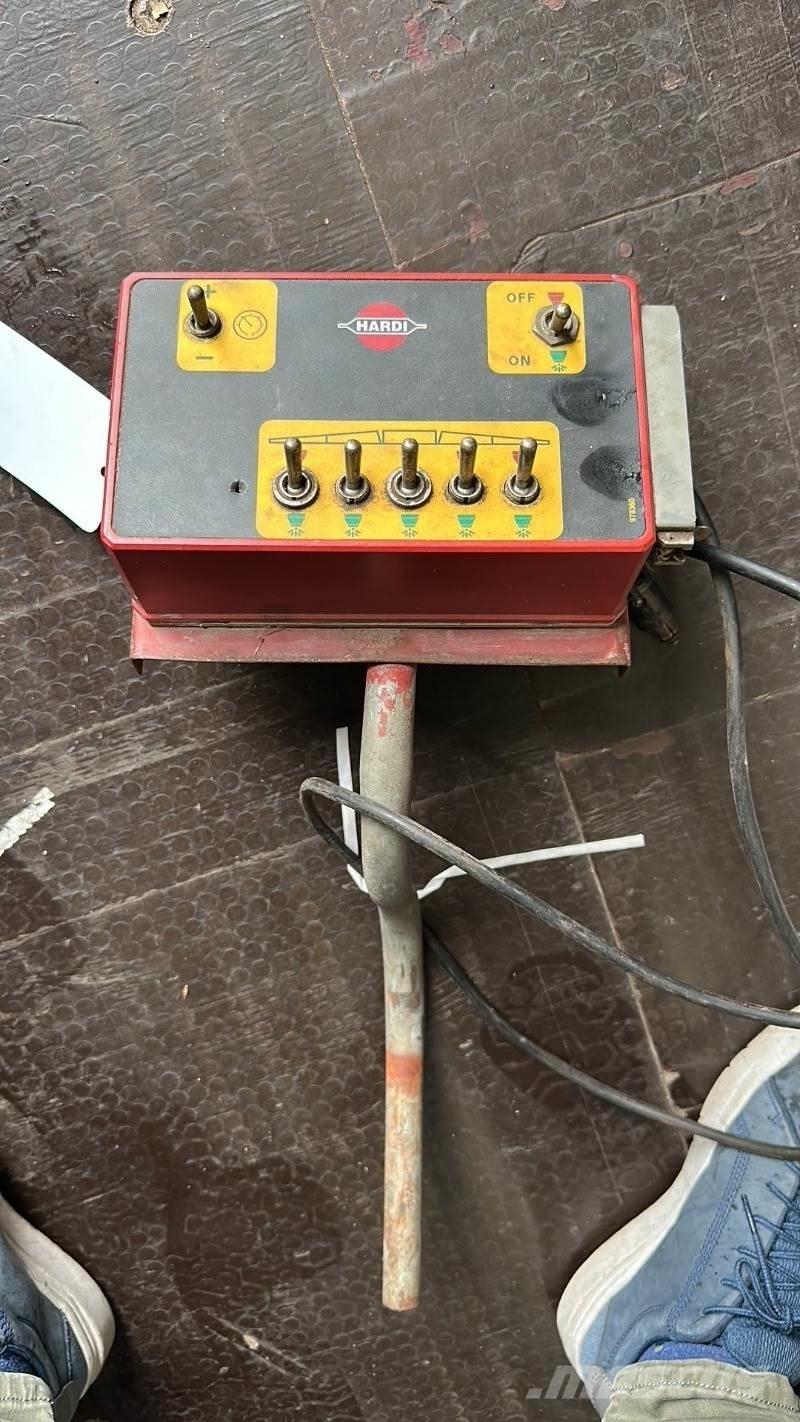 Hardi TZY 2400 Prikabinami purkštuvai