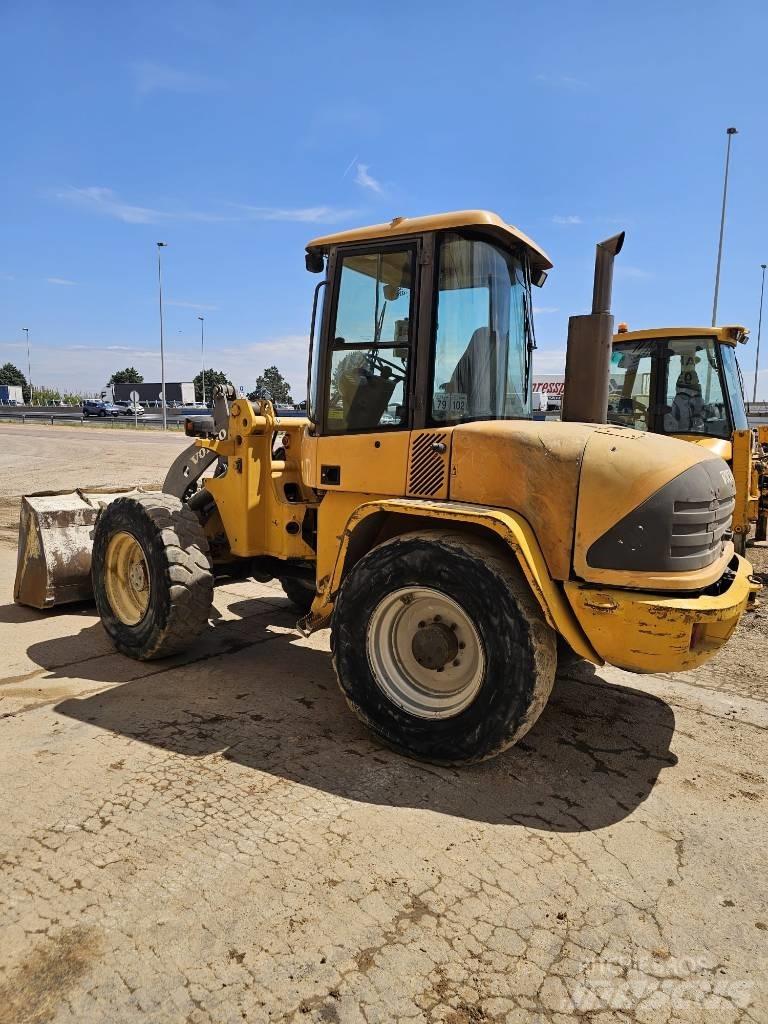 Volvo L 40 Naudoti ratiniai krautuvai