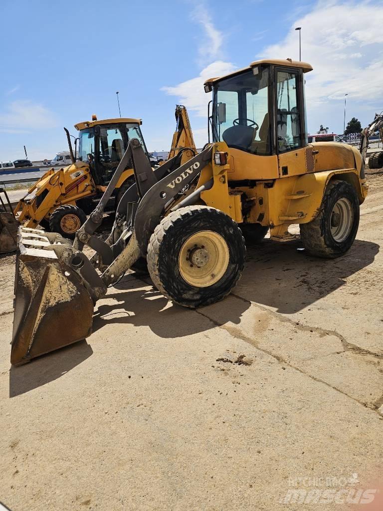 Volvo L 40 Naudoti ratiniai krautuvai