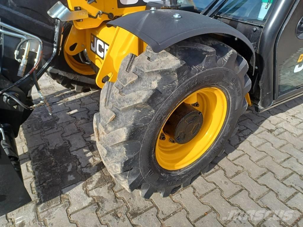 JCB 525-60 Agri Plus Teleskopiniai krautuvai