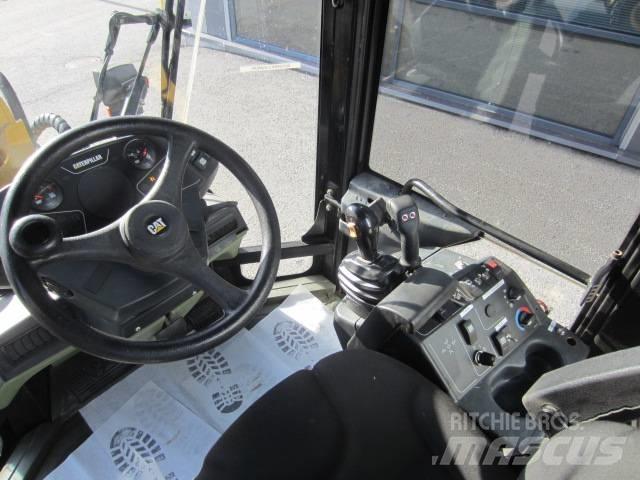 CAT 906 Naudoti ratiniai krautuvai