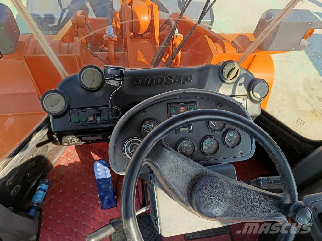 Doosan DL 505 Naudoti ratiniai krautuvai
